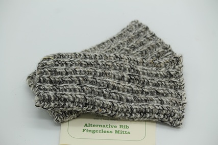 Alternative Rib Fingerless Mitts - Image 6