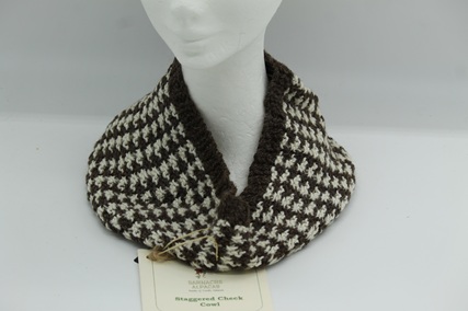 Staggered Check Cowl
